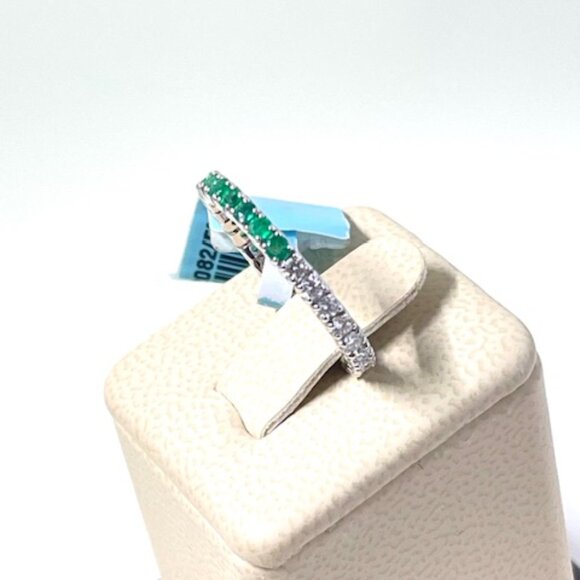 Diamond & Emerald Eternity band in 18k white gold - Picture 4 of 8